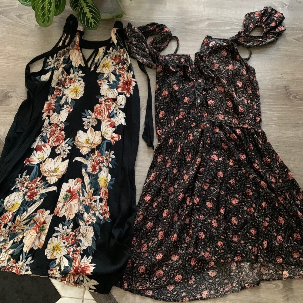 Lot of 2 Dresses